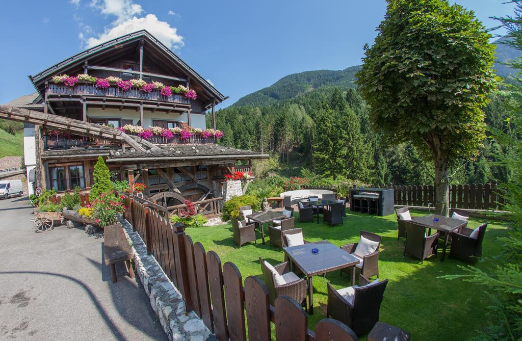 Zur Muehle Wohlfuehloase Hotel Trodena Luaran gambar